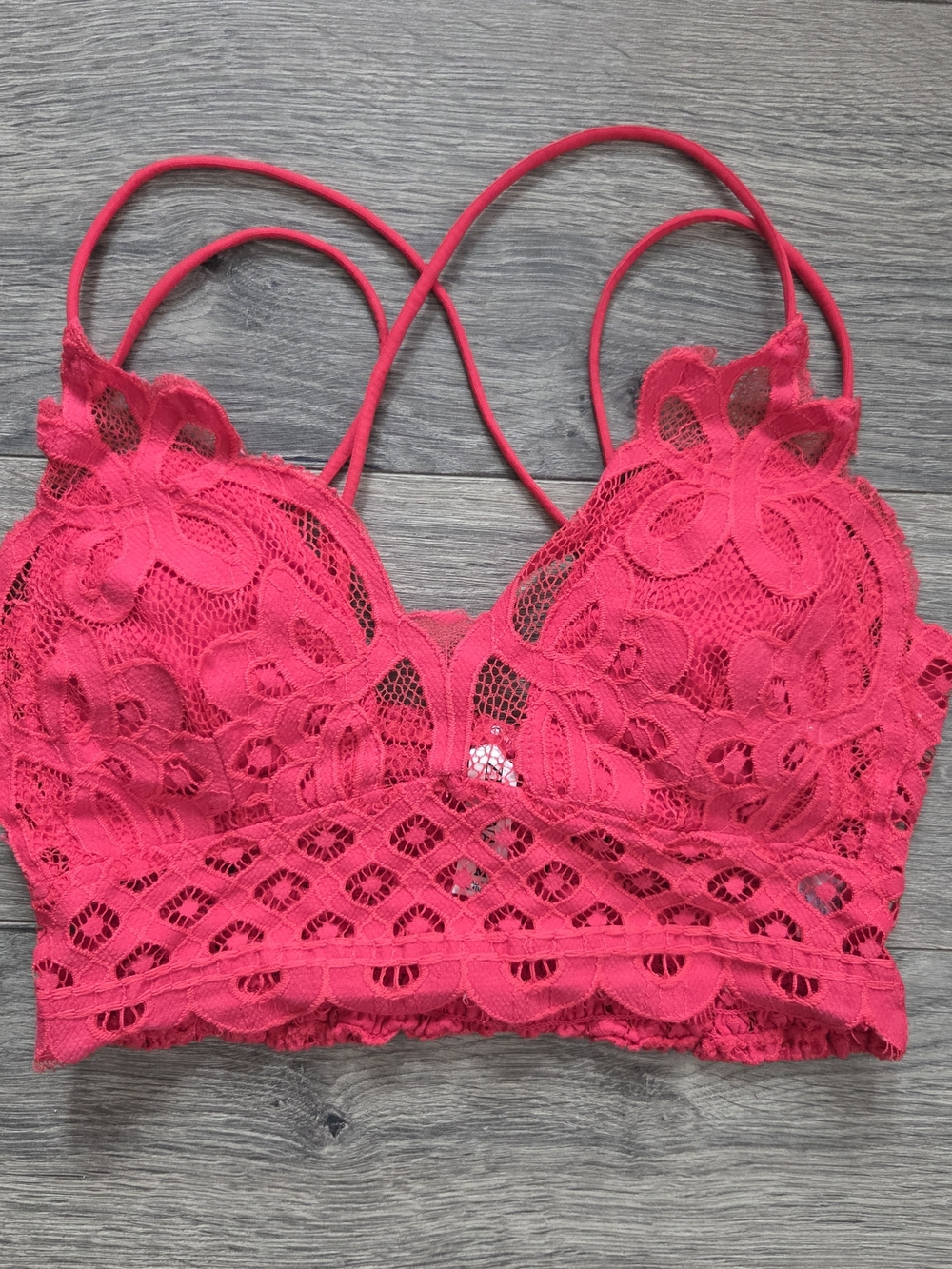 Zenana Outfitters Floral Lace Bralette in Red